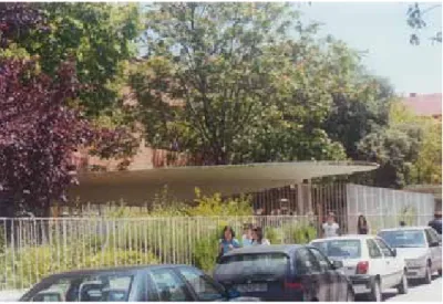Figure 6. Projected canopy between every two classrooms of the Kindergarten of the Instituto Escuela –  JAE (Madrid), 1935