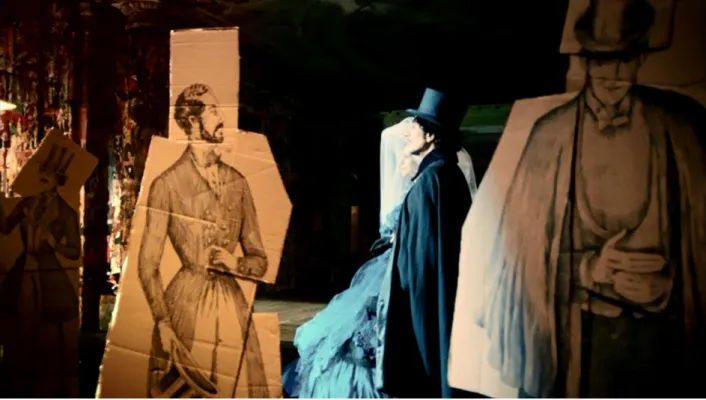 Figura 10: Figurantes de papelão. 