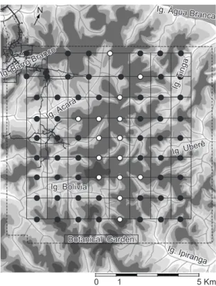 Fig. 1 — Map of “Reserva Florestal Adolpho Ducke” showing the 9 trails (fine continuous lines) and the position of the  72 plots  (white  dots  indicate  those  situated  on  the  central  plateau  separating  both  watersheds  basins)