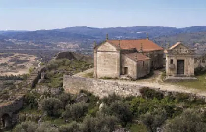 Fig. 14 – Igrejas no recinto muralhado  de Marialva