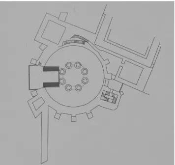 Fig. 16  – Planta da Charola com localização do coro henriquino   e do cadeiral, representado por duas barras