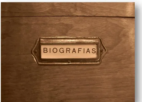 Figura 1: Arquivo de notas biográficas da biblioteca particular de Vicente  Salles em Brasília © Rose Silveira.