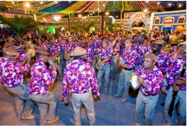 Figura 8 - O grupo de Bacamarteiros, do município de Carmópolis, se apresenta no Arraiá do  Povo