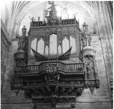 Fig. 10 – Plasencia, cathédrale, buffet de l’ancien orgue Domingo de Aguirre (1692-1695), placé sur le mur  du transept sud du temple