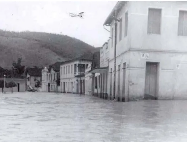 Figura 4.2 - Enchente ocorrida na cidade de Dom Silvério na década de 60. 