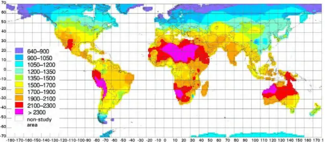 Figura 2.1: Distribuição mundial de irradiância solar anual em kWh/m 2 . [1]