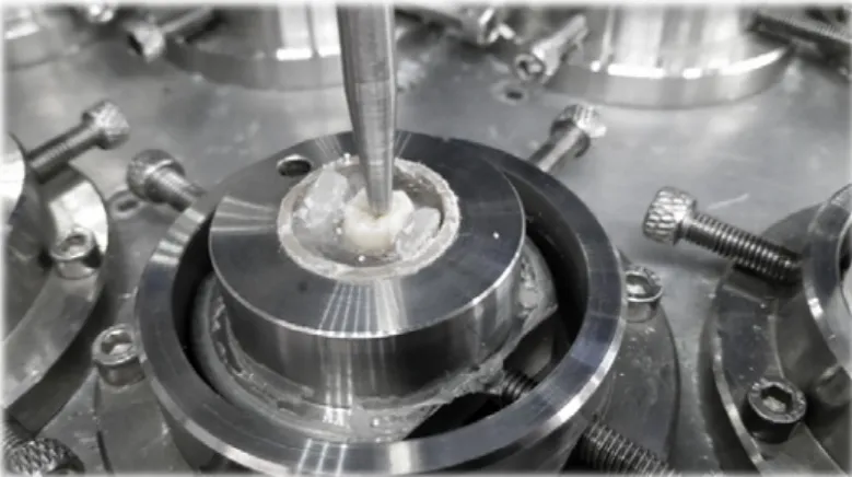 Figure 1. Specimen in position on the cycler ready for the start of the  test