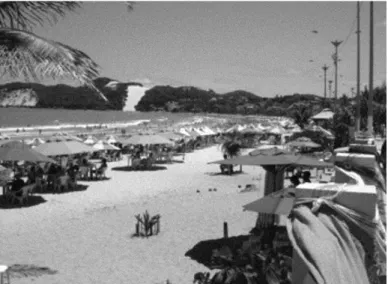 Figura 1 – A praia de Ponta Negra, contexto de transnacionalização da intimidade e  espaço social gerador de cadeias de mobilidades turísticas e migratórias