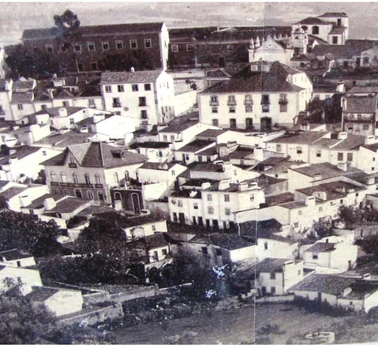 94- Foto de c.1881, onde se vê no alto as 2 Casas Dominicanas (Convento de frades e Mosteiro de monjas) na parte direita da foto, os dois juntos