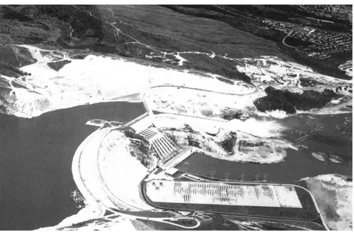 FIGURA 11: Usina e Vila de Furnas, rio Grande – primeira vila construída , acima à direita  FONTE: Foto: J.R