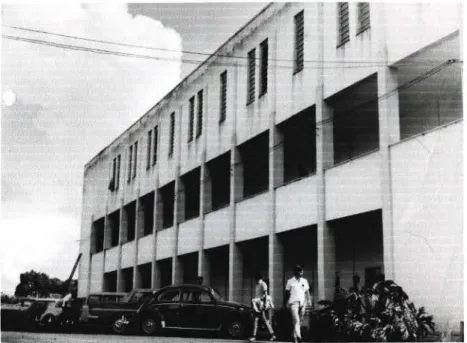 Figura  4 - Fachada do prédio da Faculdade Federal de Engenharia em 1965. 