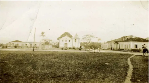 Figura  1.  Praça  Dr.  Cândido  Motta,  Município  de  Caraguatatuba.  Arquivo  Público  de  Caraguatatuba,  s/autor, cx, 10,1920