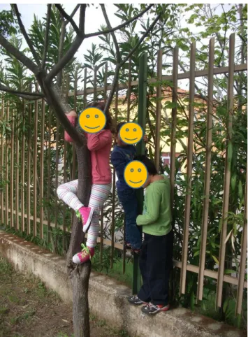Figura 16- crianças a treparem uma árvore