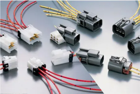 Figura 1: Exemplo de conectores poliméricos produzidos pela Yazaki, presentes nos terminais elétricos para aplicação  na indústria automóvel [7]