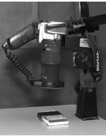 Figure 2 - Camera stabilized on the support and matrix with the sample fitted  and positioned to the picture.