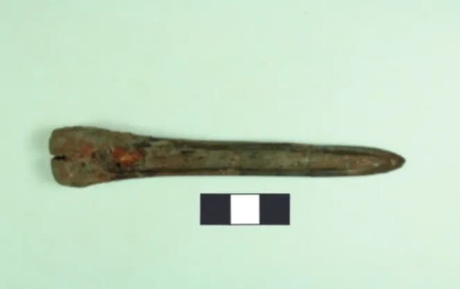 Figure 8 - Bone artifact (“spatula”) found at Lapa do Santo. 