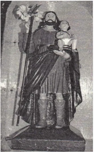 Figura  2.  Imagem  de  São  José  entronizada  na  primeira  Capela.  Feita  de  madeira,  a  imagem  tem  pouco mais de 50 cm de altura