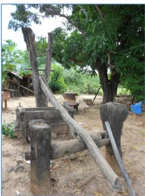 FOTO  06:  Prensa  de  mandioca  utilizada  no  processo da “farinhada”.  Gameleira (em desuso)