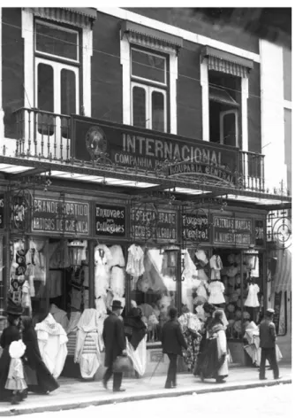 Fig. 1 Comércio local na rua Áurea em Lisboa, 1910 