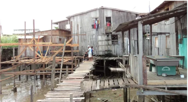 Ilustração  4 - Expansão da ocupação em palafita nas margens do Rio Guamá. Foto: Juliano  Ximenes, 2011