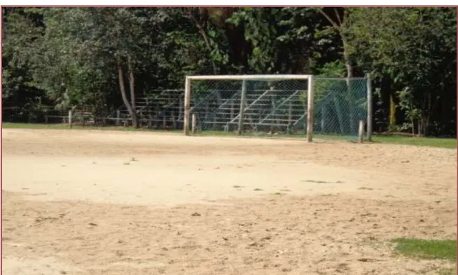 FOTO 22: Campo de futebol de Lariandeua     Fonte: Waldiléia Amaral, registro de campo 2014 