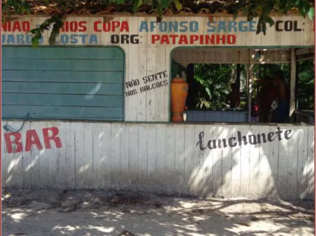 FOTO 23: Bar e lanchonete localizado ao lado do campo de futebol  Fonte: Waldiléia Amaral, registro de campo 2014 