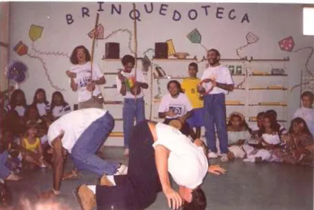 Figura  5  -  Roda  de  Capoeira  realizada  na  Fundação  Tancredo  Neves com os integrantes do NUCAAL