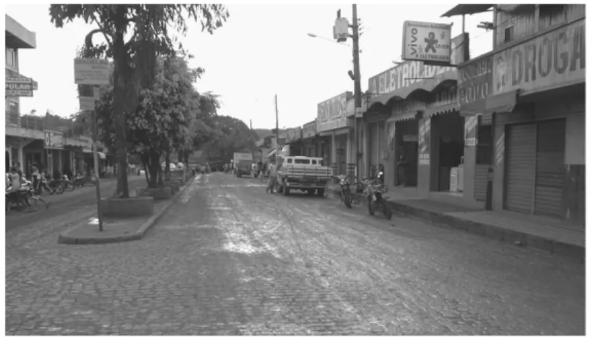 Figura 6: Aspecto da principal avenida da cidade de Medicilândia, única  pavimentada.