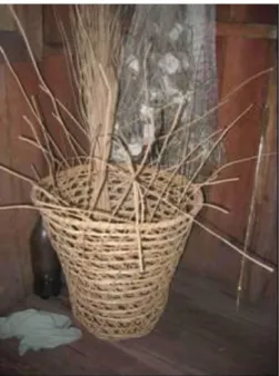 Figura 6 - Paneiro de cipós timbuí e talas de arumã  Fonte: Arquivo FASE Gurupá 