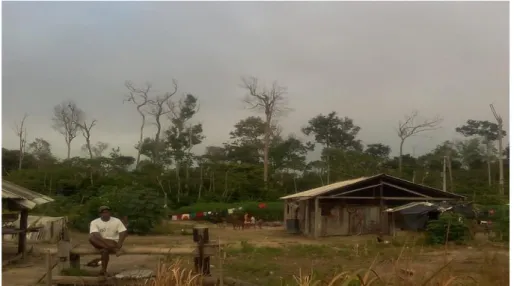 Figura 3. Ribeirinho assentado na estrada da sede da comunidade São Sebastião 