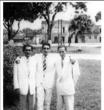 Figura 6: Da esquerda para a direita: Alonso Rocha, Max  Martins e Jurandir Bezerra, Praça da República,  década de 1940 