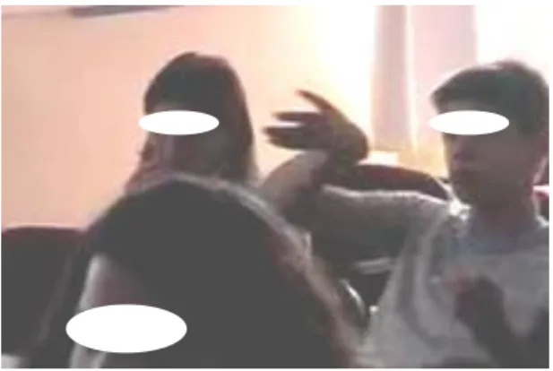 Figure 5: Ma’s gesture for aligning the wrong point. 