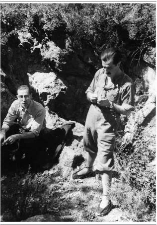 Fig. 1. Joaquim Mateu (a la dreta) amb Francesc  Español a punt d’explorar l’avenc d’Olèrdola, a  l’Alt Penedès, l’any 1946