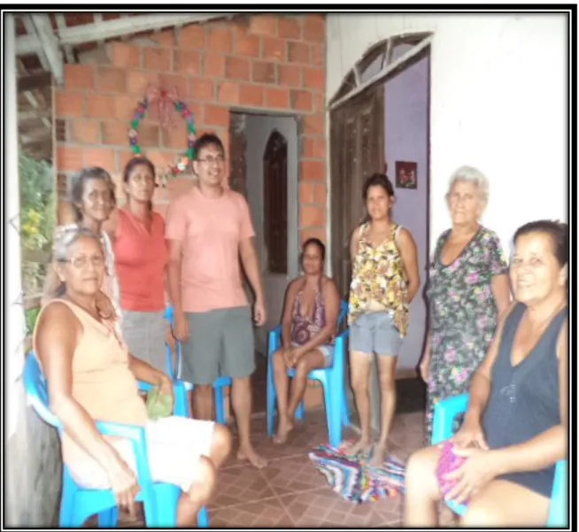 Figura  9:  Reunião  com  membros  da  Associação  Casa  do  Marisco,  na  Comunidade  40  do  Mocooca