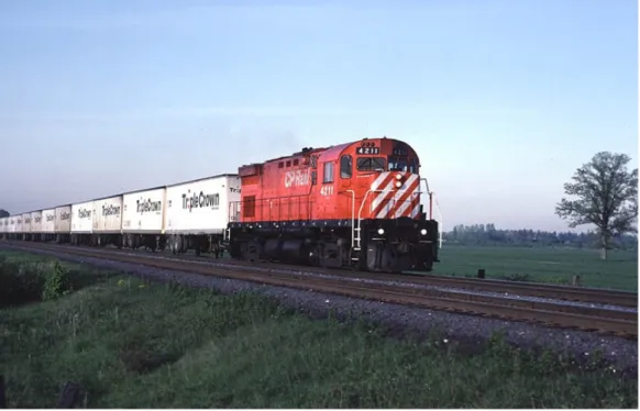 Figura 1: Locomotiva com vagões roaldrailer Fonte: Trainweb (2011)