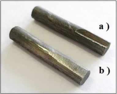 Figura 3.5  –  Vista dos dois tipos de varões de aço, a) Varão com chanfro (P.11), b)  Varão facejado (P.12) 