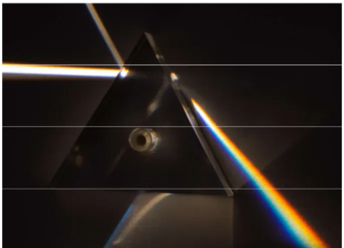 Figura 20: A luz branca tem suas cores separadas ao atravessar um prisma de vidro. 
