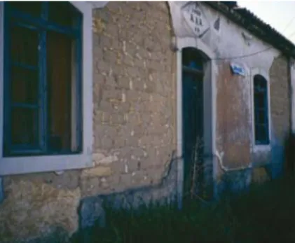 Fig. 2 – Degradação de parede de adobe após abandono de manutenção do revestimento 