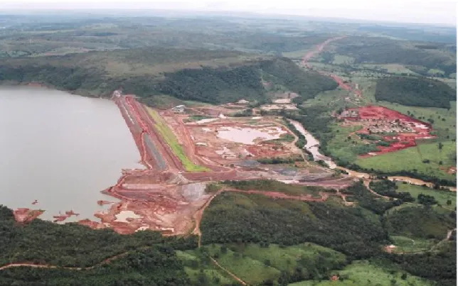 Foto 2 – Corumbá IV: fase final de construção (vista aérea, 2005) Fonte: homepage do Consórcio Corumbá Concessões S/A