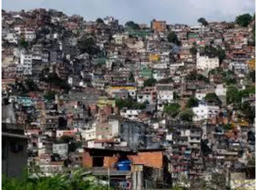 Figura 15 - Inexistência de planeamento urbano na Favela  da Rocinha, Rio de Janeiro.  