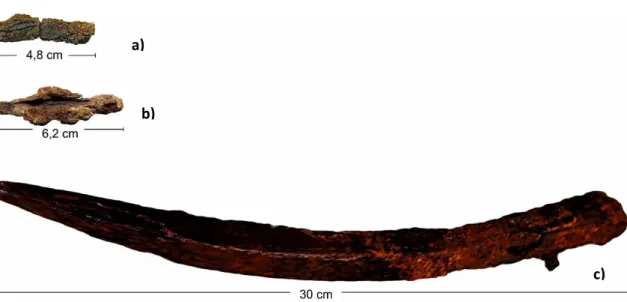 Figura 2.1  –  Dimensões do a) objeto 1, b) objeto 2 e c) de uma cavilha retirada da Rampa dos  Escaleres