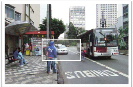 Figura 2-3: Faixas exclusiva de ônibus em São Paulo  Fonte: Wright (2008) 