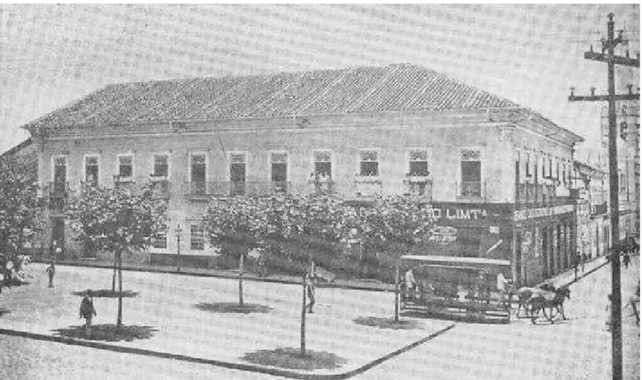 Figura 8 - Nesta foto do centro da cidade (escola complementar, demolida em 1945, Hotel Términus  atualmente), no início do séc