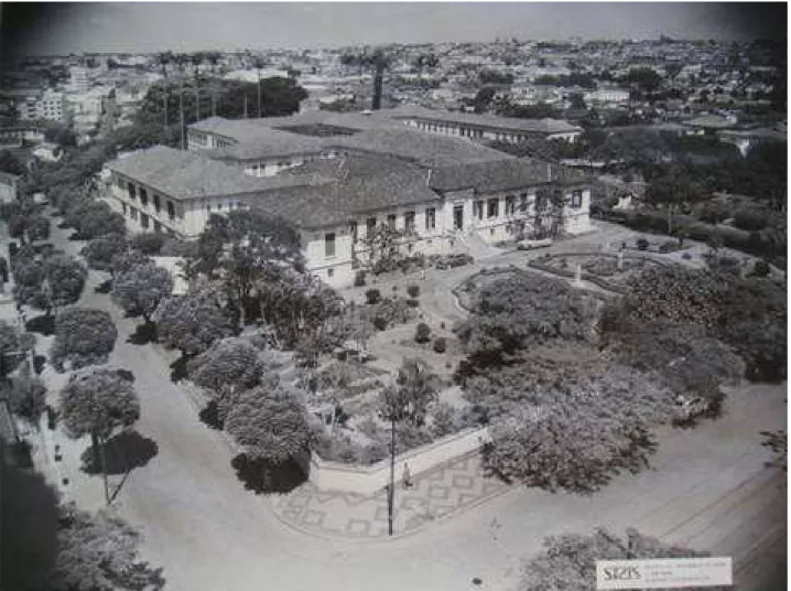 Figura 9 - Aspecto da arborização de parte da Avenida Júlio de Mesquita x Benjamin Constant,  respectivamente, na frente e lateral do Hospital Irmãos Penteado, na década de 1950