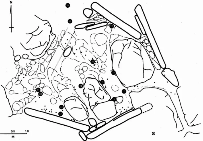 Figure 8 - Les dépositions les plus anciennes, faites dans&#34;les fissures karstiques entre les banquettes du calcaire du Cénomanien