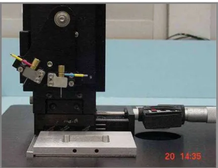 Figura 4. Imagem fotográfica do Tissue Microarrayer, aparelho utilizado   para transferência do tecido do bloco doador para o bloco  receptor.