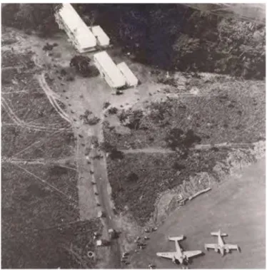 FIG. 8 – Residência Provisória na Fazenda do Gama e pista de pouso (1956) 