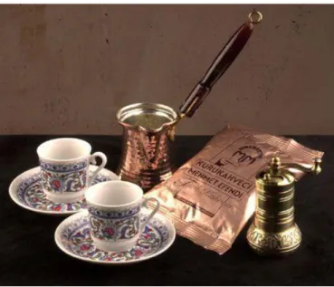 Figura 5  –  Café tipo Turco e tradicionais utensílios para o seu preparo. 