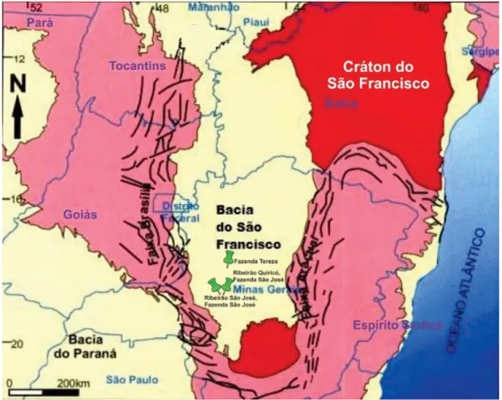 Figura 2. Mapa geológico do Fanerozoico da bacia do São Francisco, com os afloramentos estudados  (modificado de Campos &amp; Do Carmo, 2005 segundo Zalán &amp; Silva, 2007)