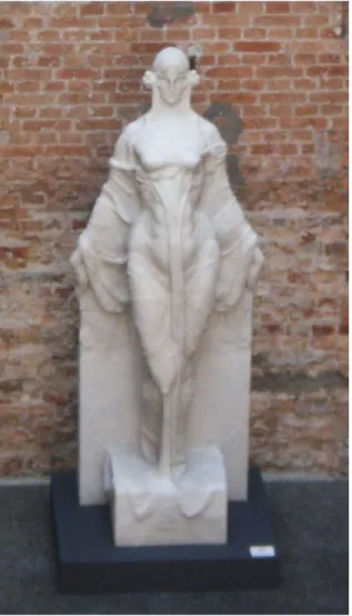 Figura 3 - Musa Impassível de Brecheret, escultura em mármore de Carrara em exposição na  Pinacoteca do Estado de São Paulo